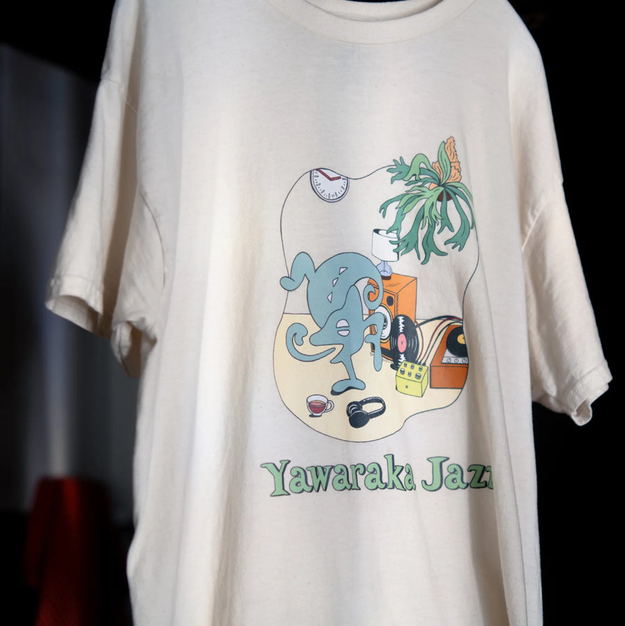 Room Tee in Ivory, the print up close (photo shows the US-printed Room Tee)